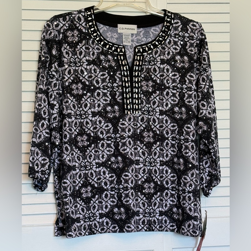 C.D. Petites Ladies Black & White Patterned Tunic w/ Sequin & Stud Accents. NWT